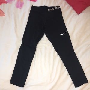NWOT nike pro crop leggings